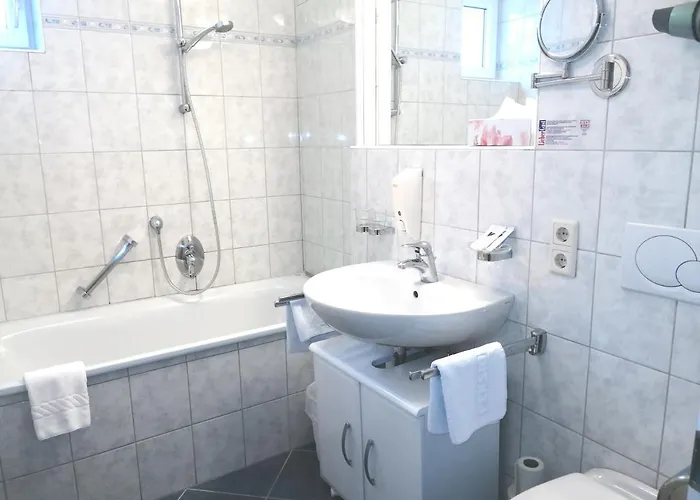 Katrin Konukevi Salzburg