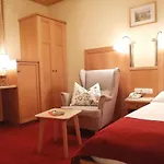 Katrin בית הארחה 4*