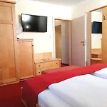 Katrin בית הארחה 4*
