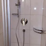 בית הארחה Katrin
